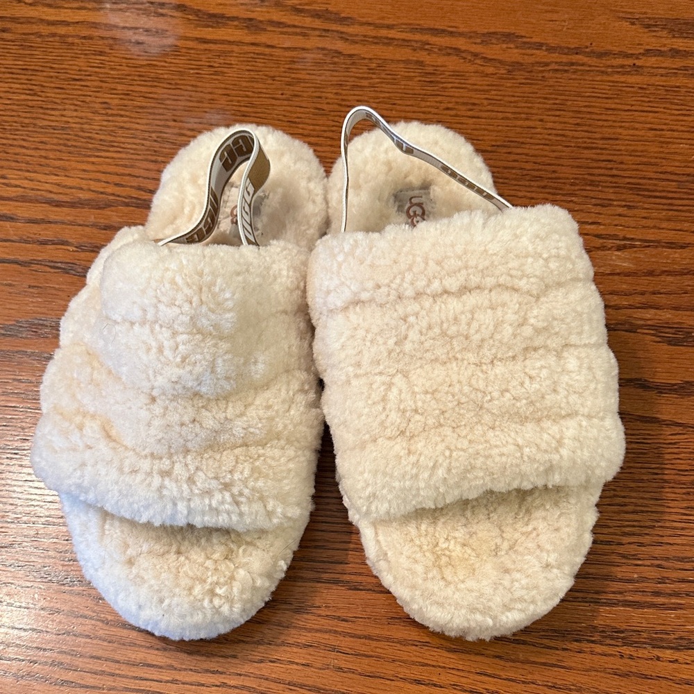 Girls UGG Cream Plush Slippers size 4
